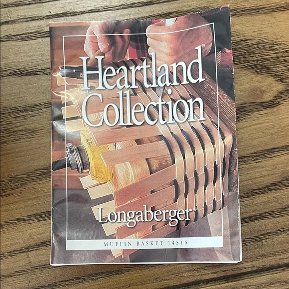Longaberger Heartland Collection Hand woven muffin basket with fabric liner and - Picture 11 of 11